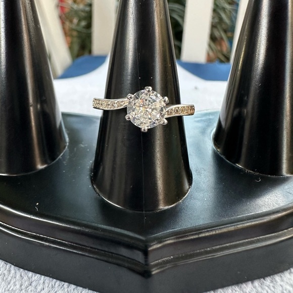 New 925 Italy Sterling Silver Elegant Women's Ring with Clear Stones Size 7 - Picture 5 of 11